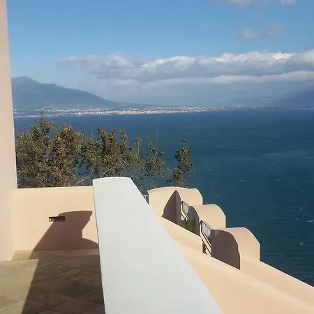 Scutolo Bed & Breakfast 3*