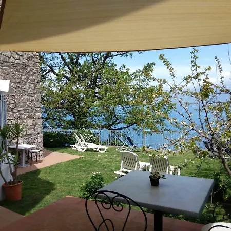 Scutolo Bed & Breakfast